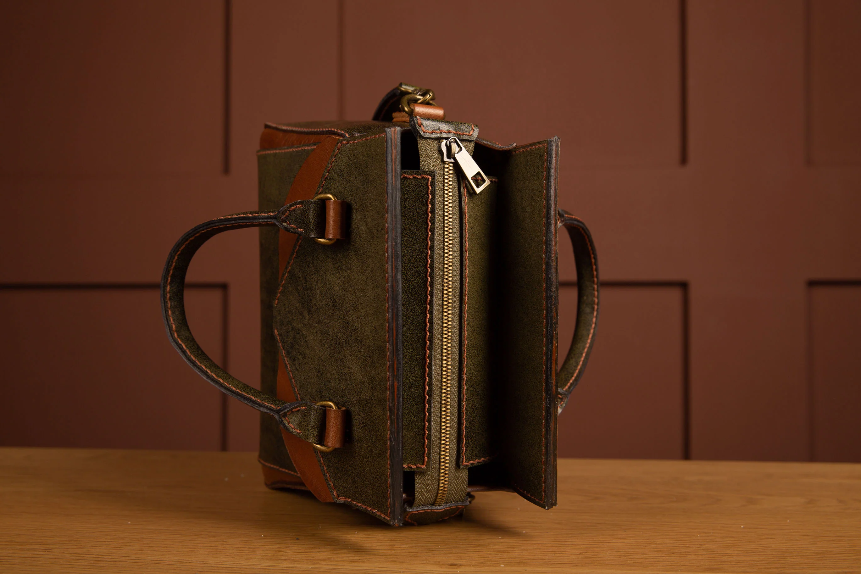 "Freya" bag by Leatone - Image 3
