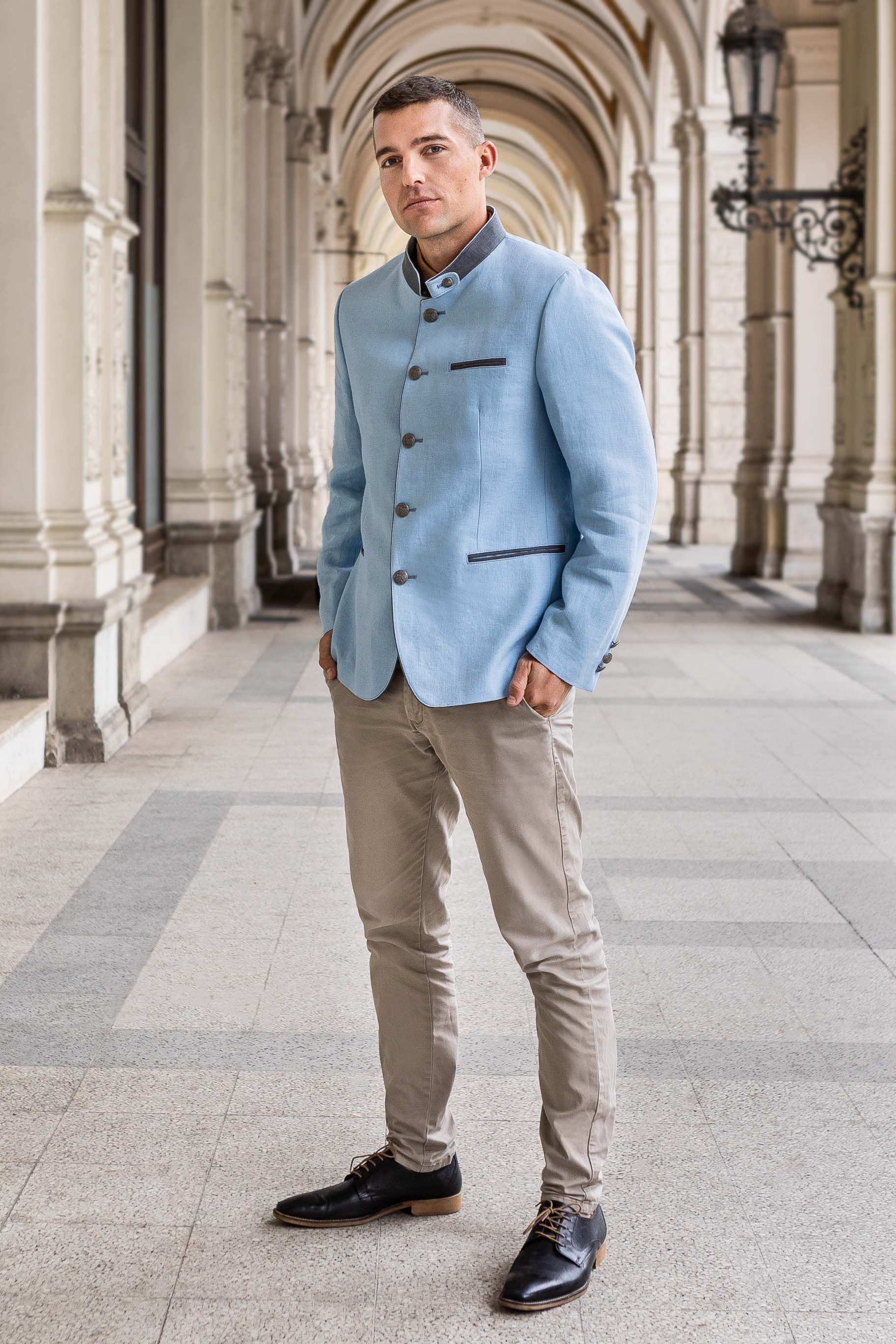 Gamlitz Men's Linen Blazer in Turquoise - Image 4